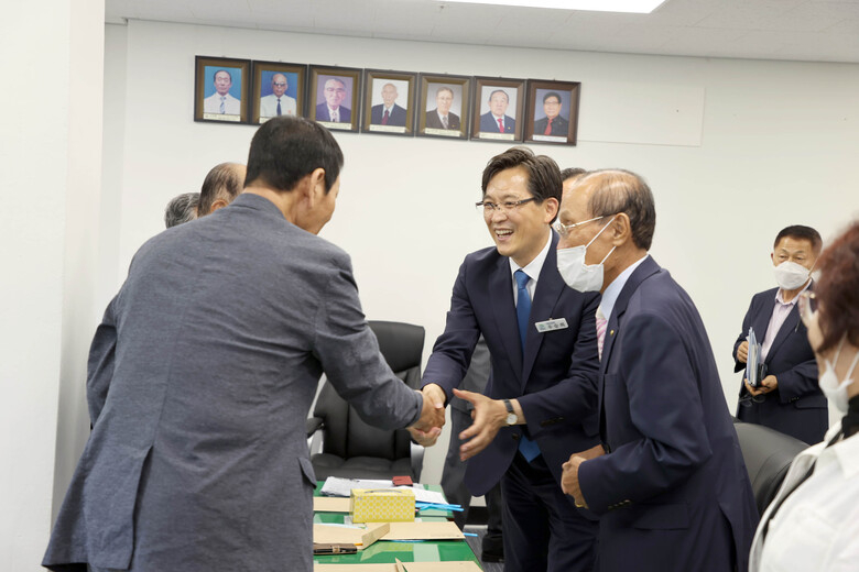 영암군 노인회 방문 이미지 1