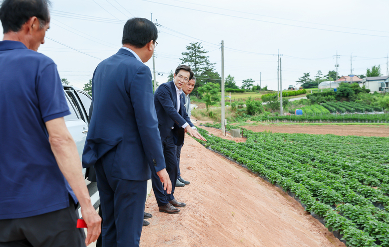 한반동 마을 도로 정비 현장 점검 이미지 1