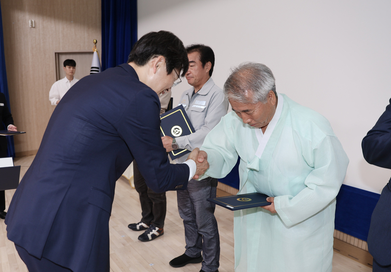 7월중 정례조회 및 시상식 이미지 1
