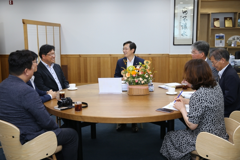 공동모금회 이웃돕기 성금 기탁식(목포신항만운영(주) 대표) 이미지 2