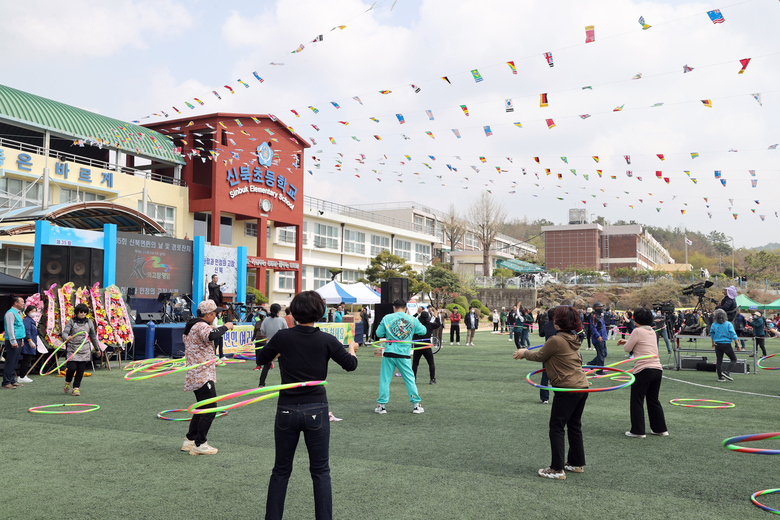 면민화합의 장인 제35회 신북면민의 날 및 경로잔치 이미지 2