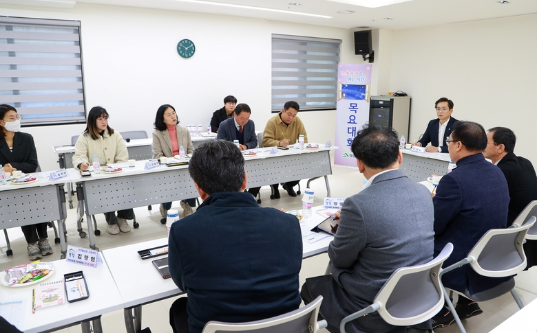 우승희 영암군수, 중간지원조직 활동가와 목요대화 이미지 1