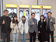 김영록 도지사 영암 작은영화관 방문 우승희군수와 청소년등 관계자들과 영웅 관람