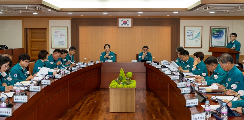청년친화도시, 매일시장 특화상점가 준비보고 및 의견수렴을 위한 정책회의 이미지 1