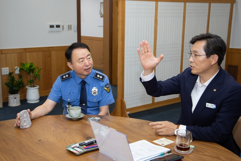 서해지방경찰청장 이명준 치안감 방문 면담 이미지 2