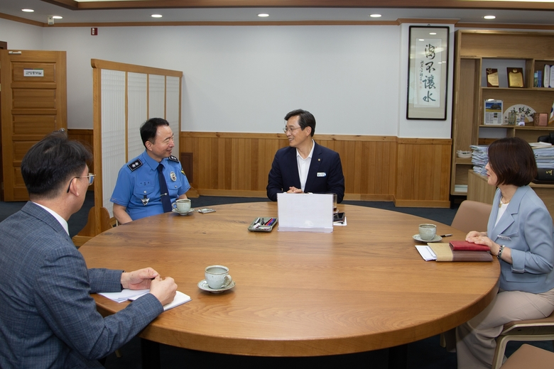 서해지방경찰청장 이명준 치안감 방문 면담 이미지 1