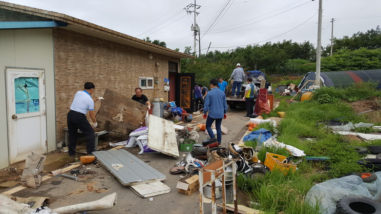 영암군 금정면사무소 지역봉사활동에 앞장 이미지 2