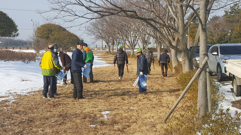 민족 대 명절 맞이해, 영산호 관광지 주변 정화활동 이미지 1