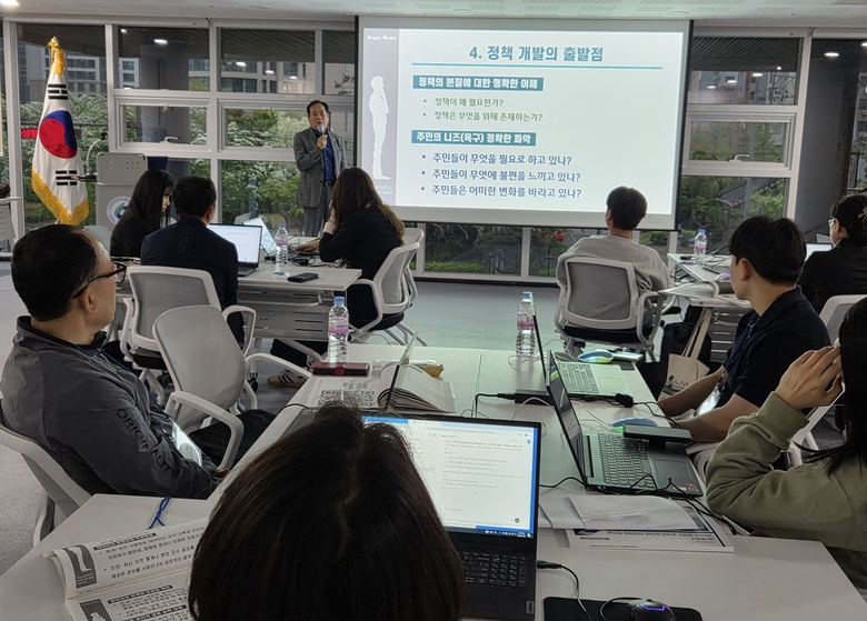 영암군 공직자들, 영등포구서 정책개발 워크숍 이미지 2